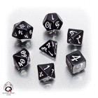 Noppasetti: Classic RPG Dice Set (Musta - Valkoinen kaiverrus) 7 Noppaa