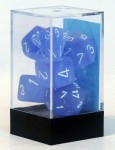Noppasetti: Chessex Frosted Polyhedral Blue/white (7)